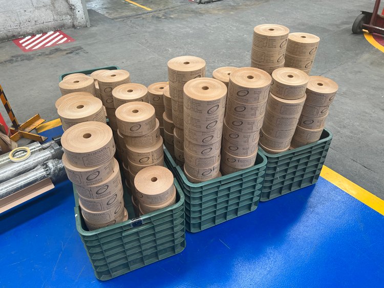 Gummed kraft paper tape