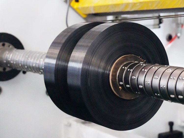 UD tape slitting