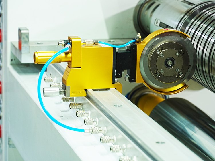 air cutting blade